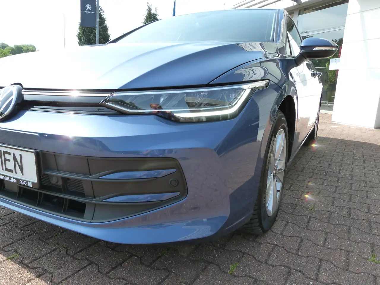 Volkswagen Golf VIII 1.5 TSI OPF Life ACC Navi LED LM DigiPro Sitzheizung IDA Sprachsteuerung App Connect — Vehicle gallery 15