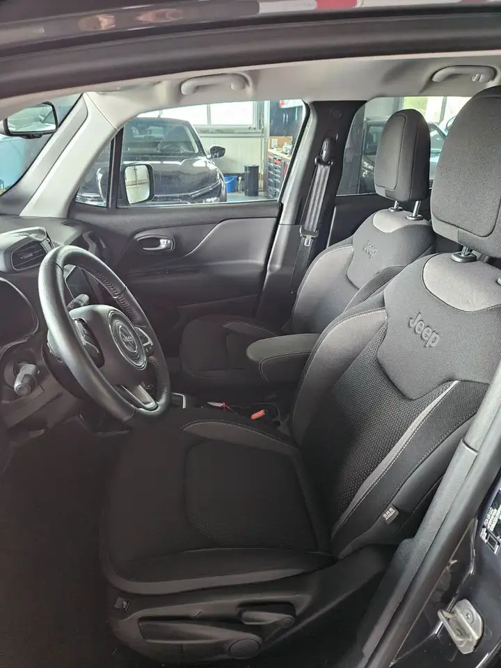 Jeep Renegade High Altitude Mild-H./ LED/Kamera/SHZ — Galería del vehículo 10