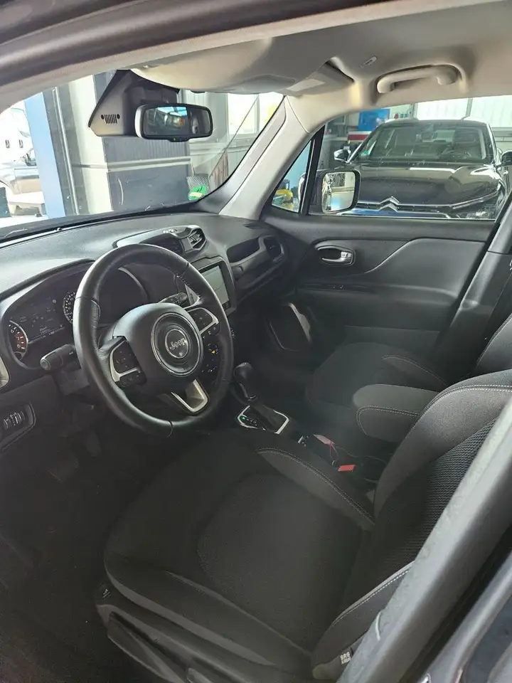 Jeep Renegade High Altitude Mild-H./ LED/Kamera/SHZ — Galería del vehículo 12