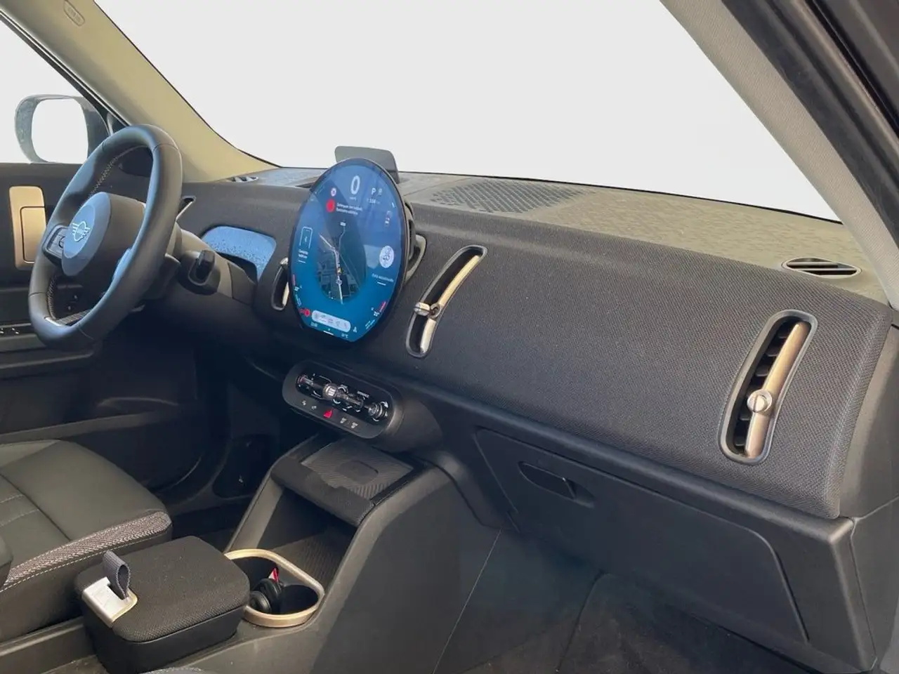 MINI One D Countryman Essential — Vehicle gallery 8
