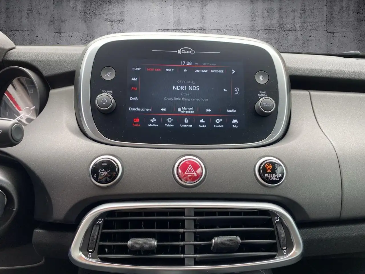 Fiat 500X Dolcevita/Faltdoch/Automatik/TÜV NEU — Galerie du véhicule 10