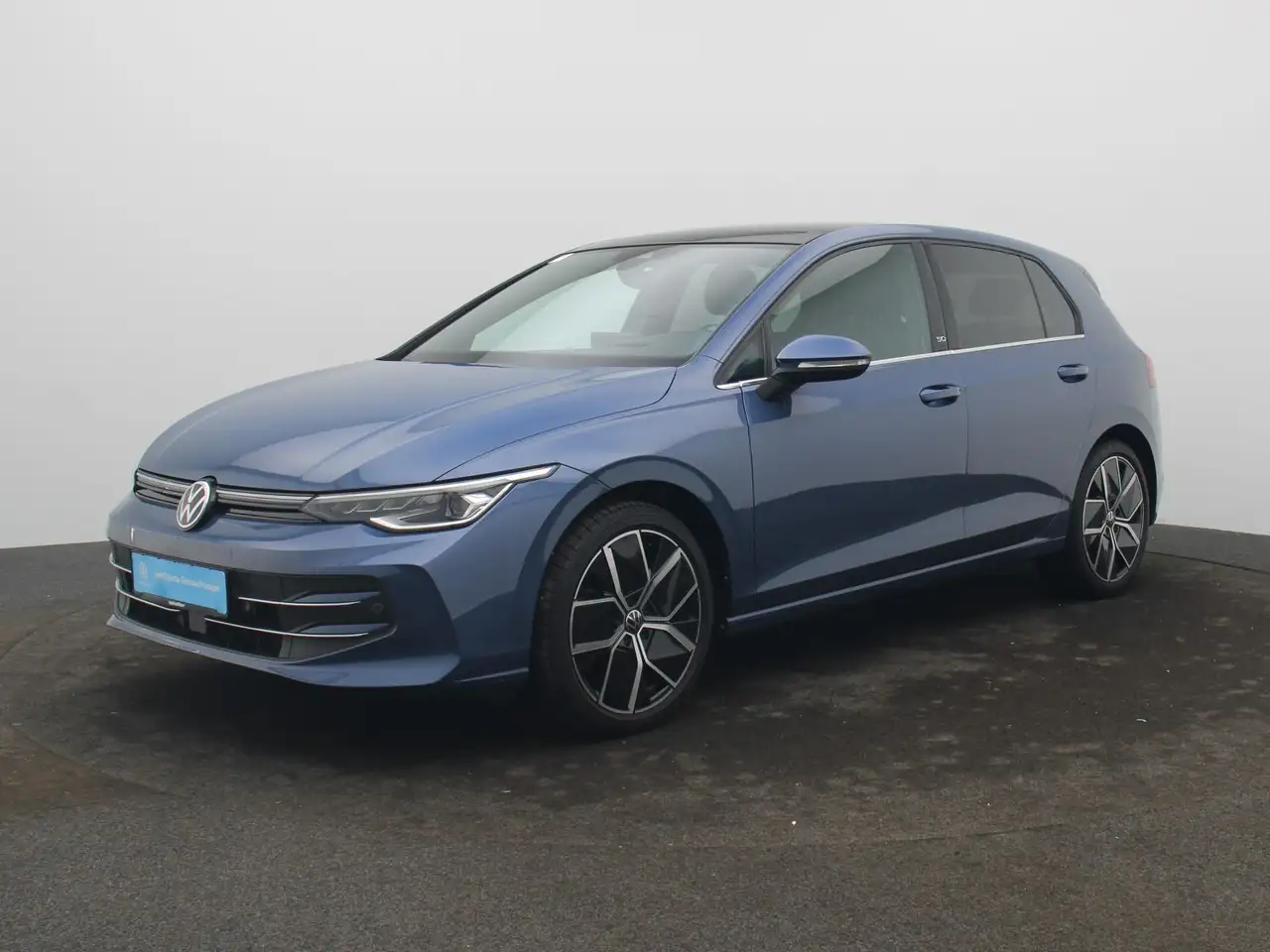 Volkswagen Golf VIII Style Edition 50 1.5 eTSI DSG / Pano — Vehicle gallery 2
