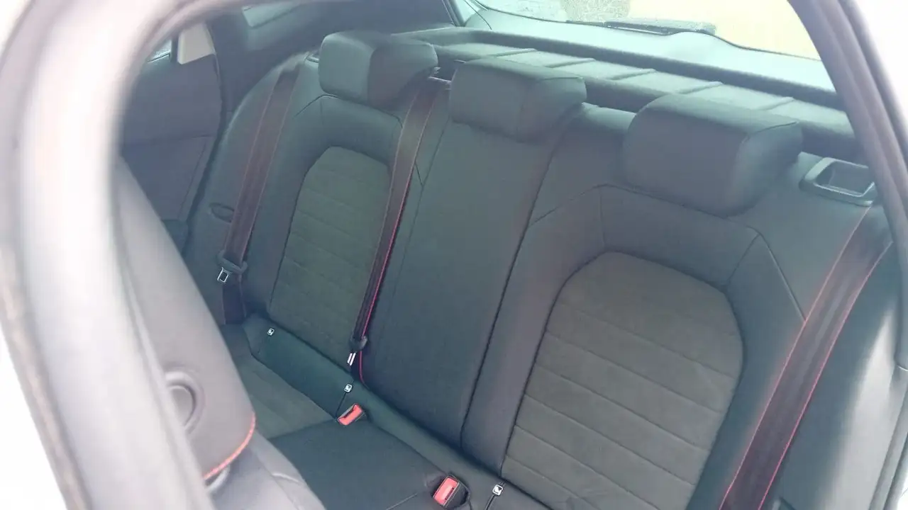 SEAT Arona FR 1,5TSI+Automatik+Navi+Kamera — Galerie du véhicule 13
