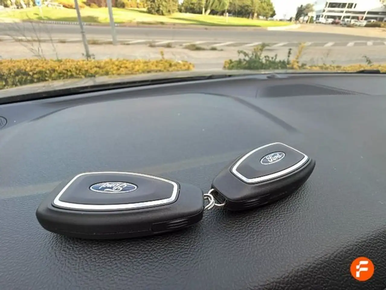 Ford Focus 1.0 Ecoboost MHEV 92kW ST-Line — معرض صور السيارة 32