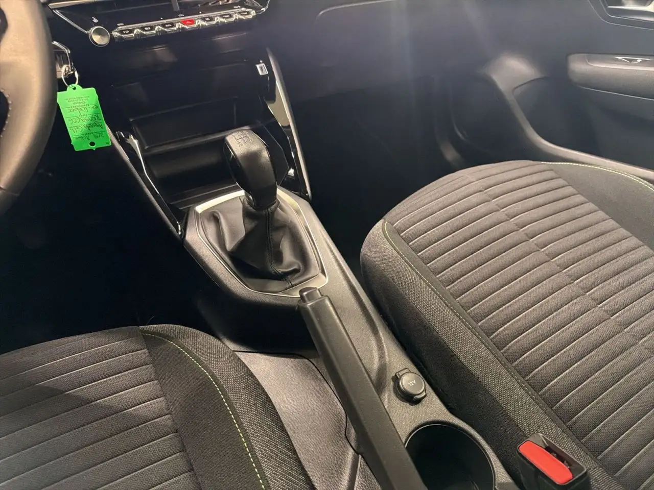 Peugeot 208 Active PureTech 75 — Galería del vehículo 13