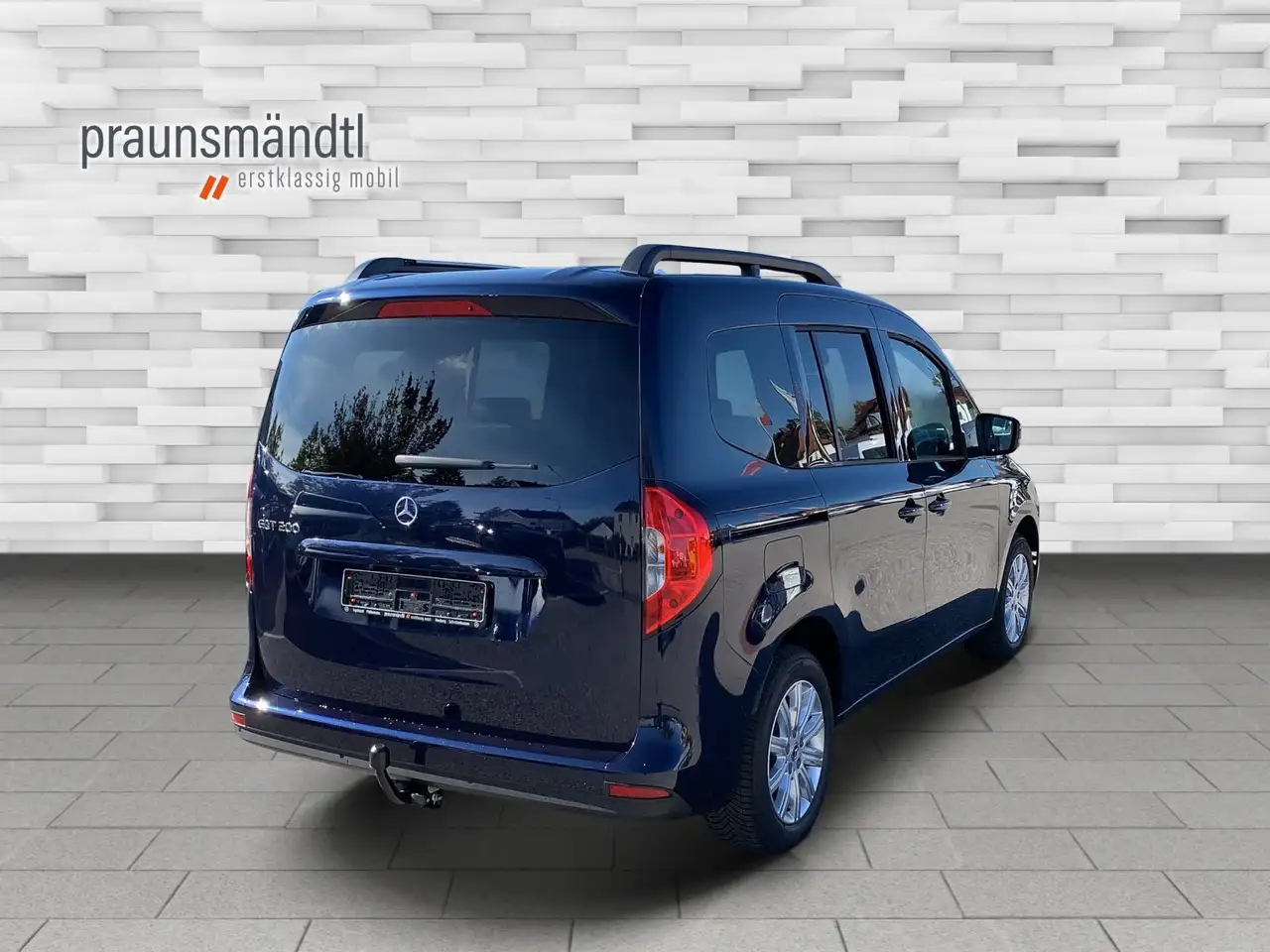 Mercedes-Benz EQT 200 Navi AHK Kamera MBUX LMR Klima ABS — Vehicle gallery 3