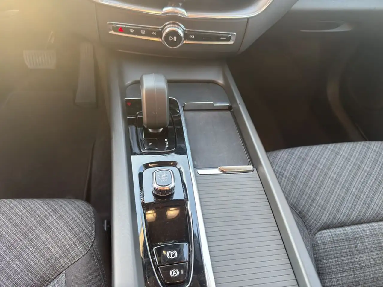 Volvo XC60 XC60 B5 AWD Core Aut 19'' Kamera PDCv+h Google-Map — Vehicle gallery 11