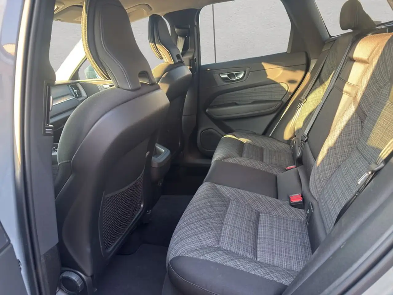 Volvo XC60 XC60 B5 AWD Core Aut 19'' Kamera PDCv+h Google-Map — Vehicle gallery 14