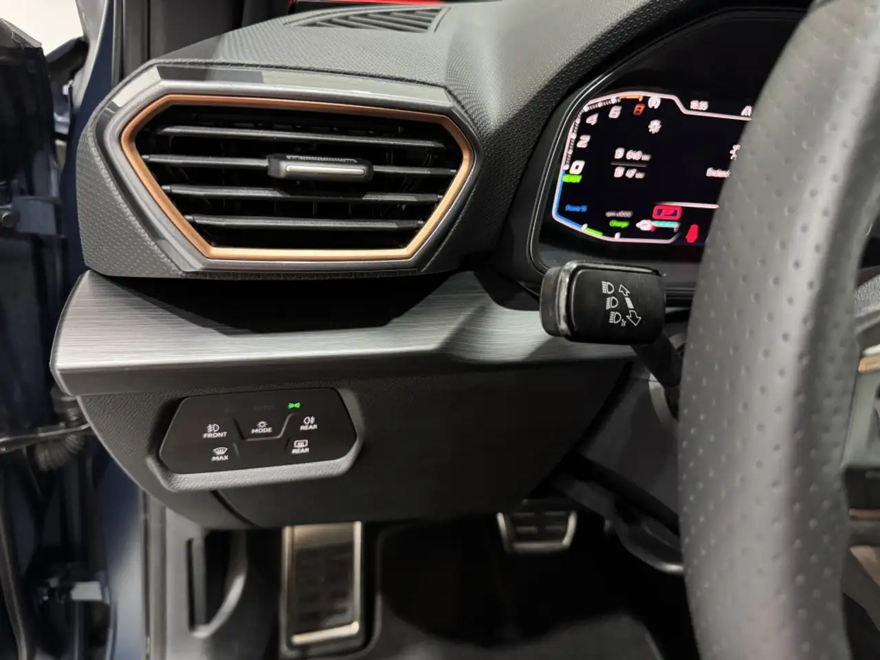 CUPRA Leon 1.4 TSI e-Hybrid DSG 204 — معرض صور السيارة 16