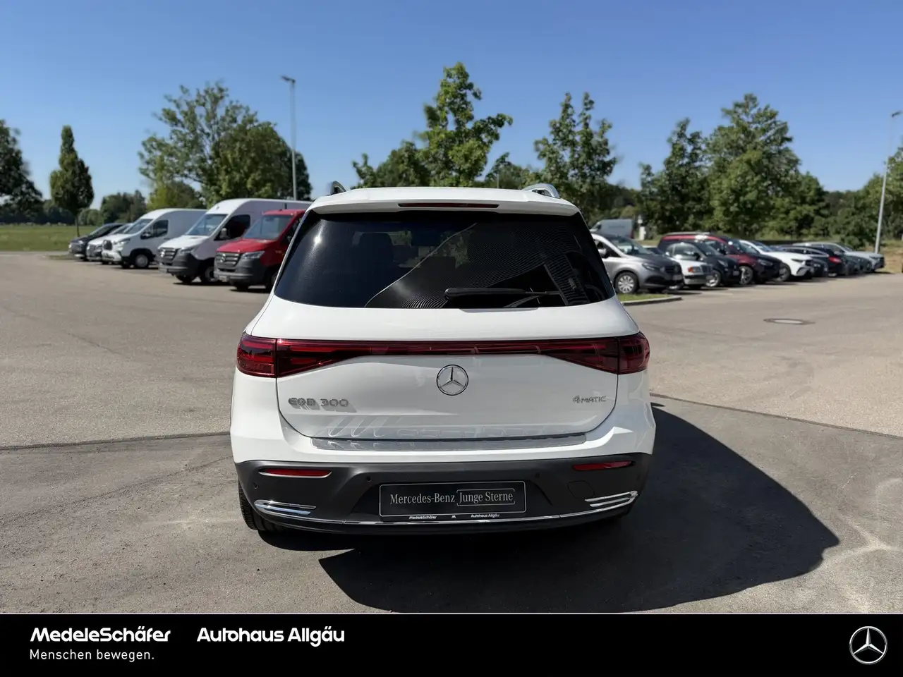 Mercedes-Benz EQB 300 EQB 300 4M Progressive Vorr.-Distronic Kamera LED — Galería del vehículo 3