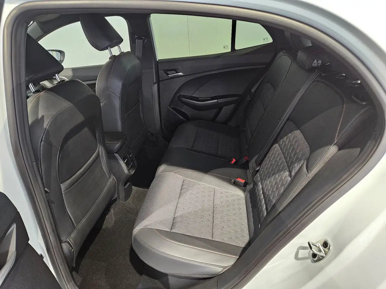 MG MG3 1.5 Hybrid+ Luxury LED 360Kamera ACC Sitzhzg — Galerie du véhicule 8