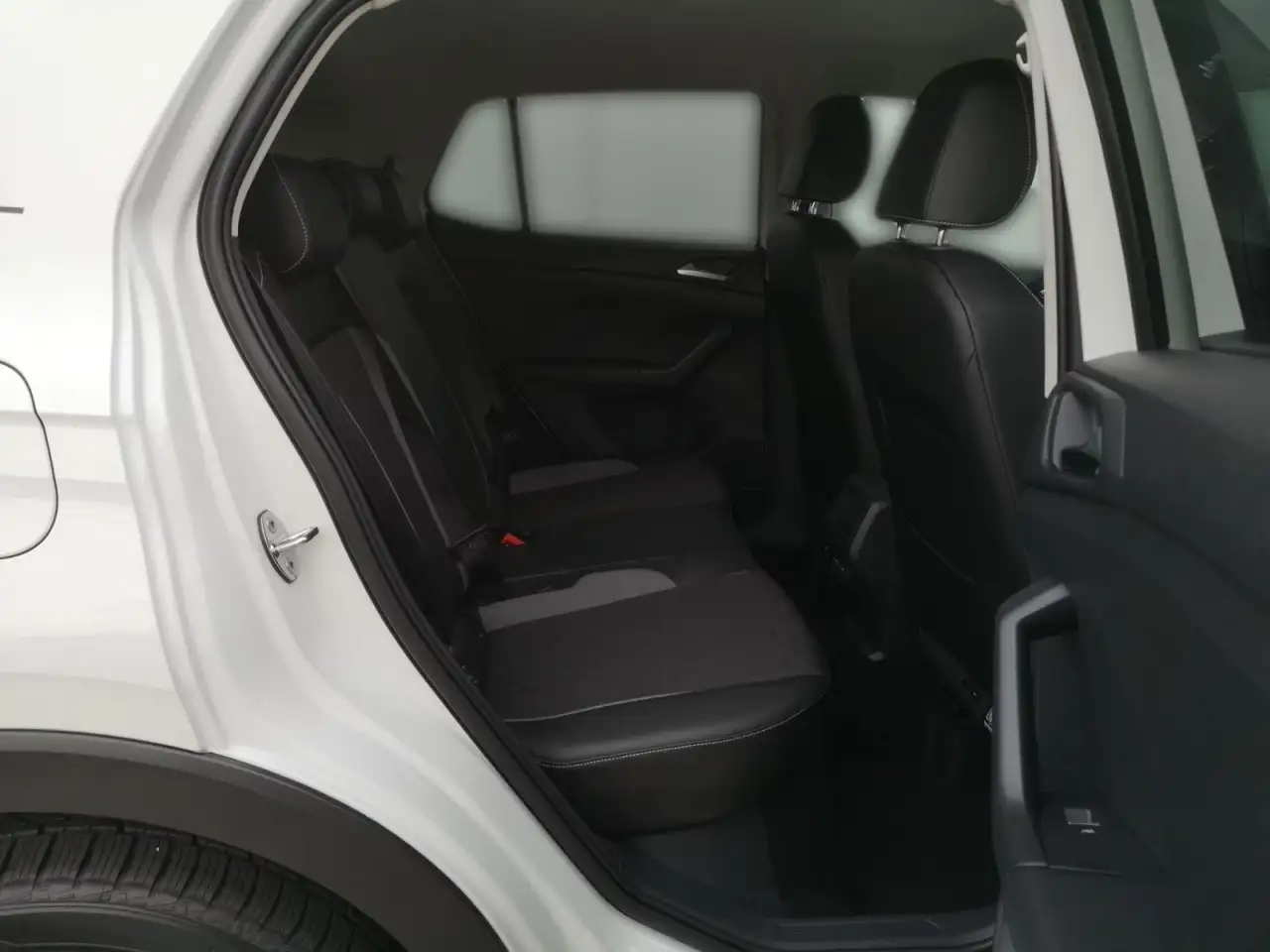 Volkswagen T-Cross Life 1.0 TSI*LED*ACC*NAVI*SHZ*DAB+*USB* — Galería del vehículo 9