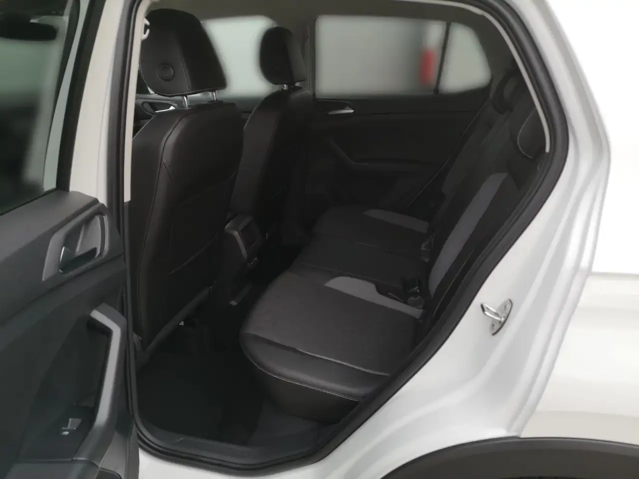 Volkswagen T-Cross Life 1.0 TSI*LED*ACC*NAVI*SHZ*DAB+*USB* — Galería del vehículo 23
