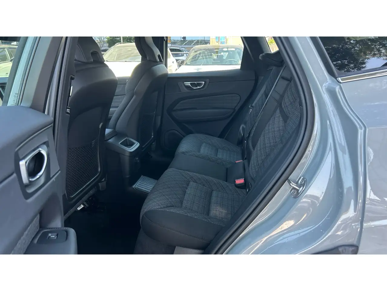 Volvo XC60 T6 Recharge Core — Galerie du véhicule 10