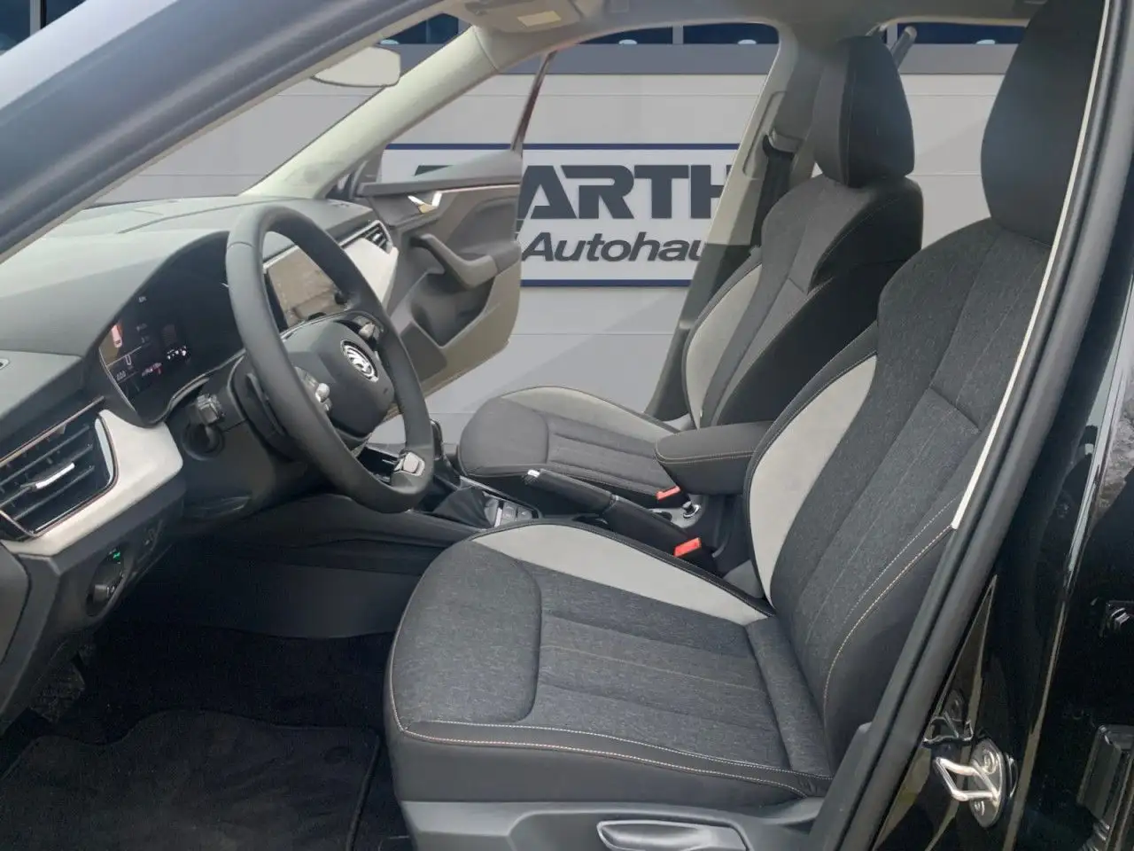 Skoda Kamiq 1.0 Selection+DSG+LED+GRA+RÜCKFAHRK+SITZH+ — Galería del vehículo 5