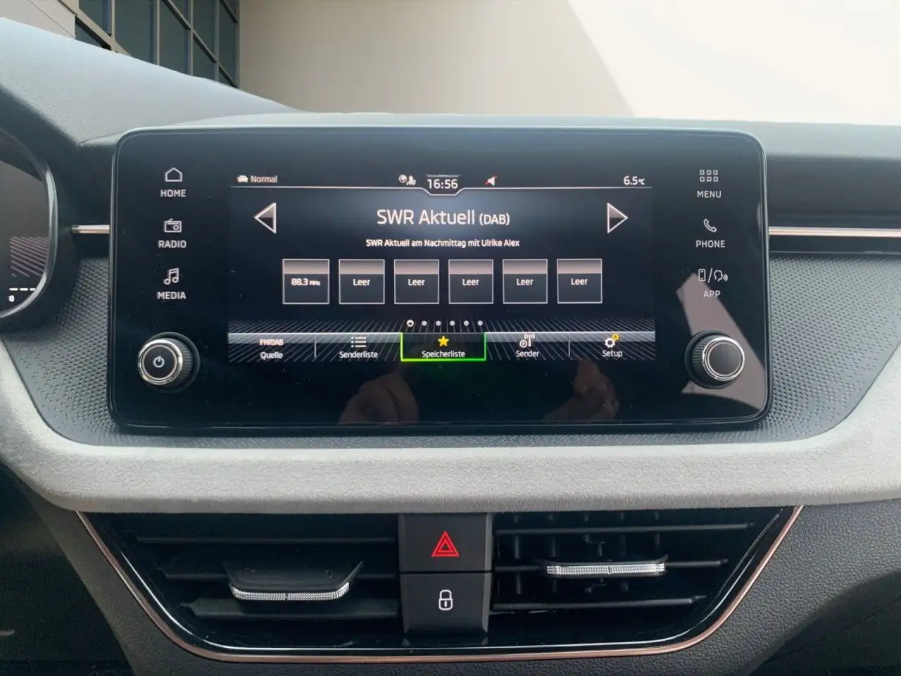 Skoda Kamiq 1.0 Selection+DSG+LED+GRA+RÜCKFAHRK+SITZH+ — Galería del vehículo 9