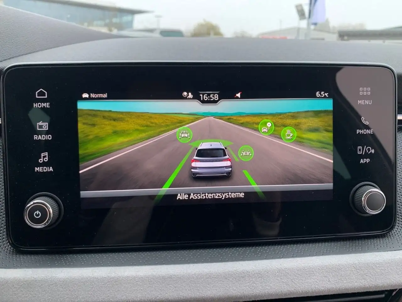 Skoda Kamiq 1.0 Selection+DSG+LED+GRA+RÜCKFAHRK+SITZH+ — Galería del vehículo 19