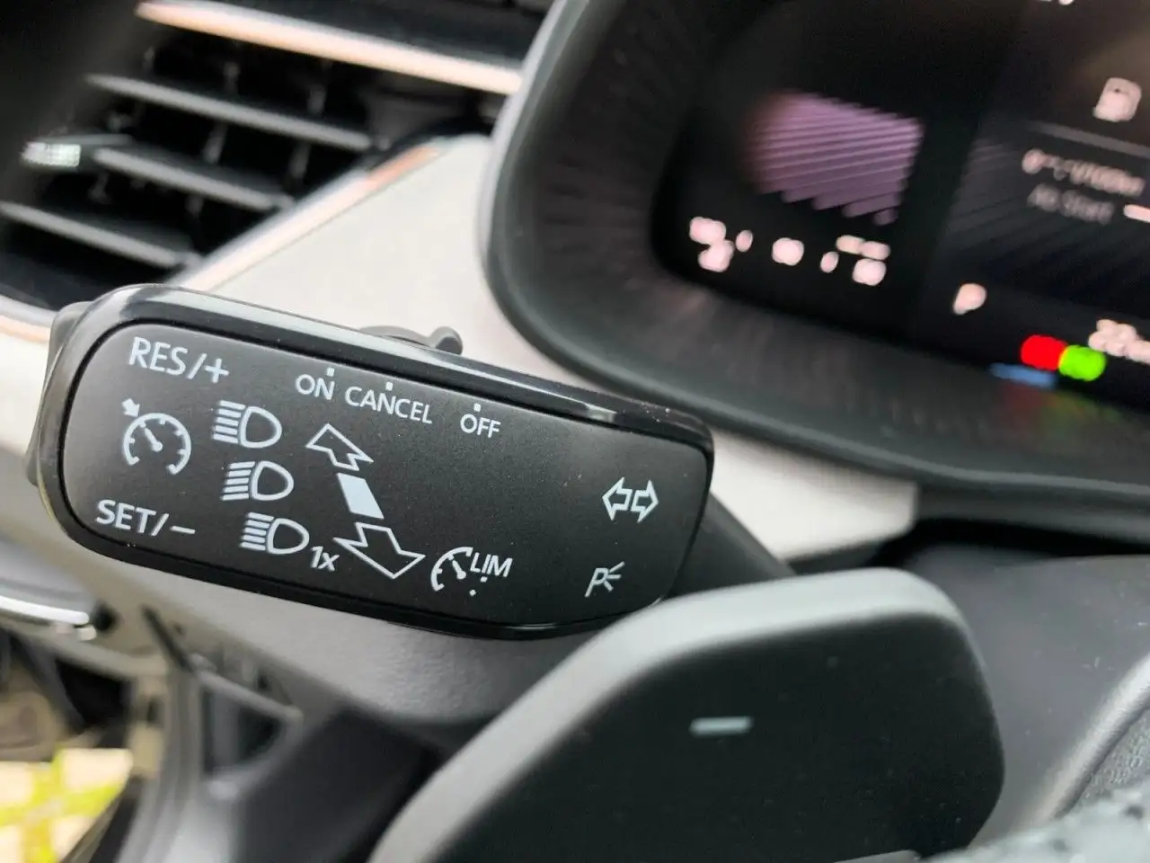 Skoda Kamiq 1.0 Selection+DSG+LED+GRA+RÜCKFAHRK+SITZH+ — Galería del vehículo 12