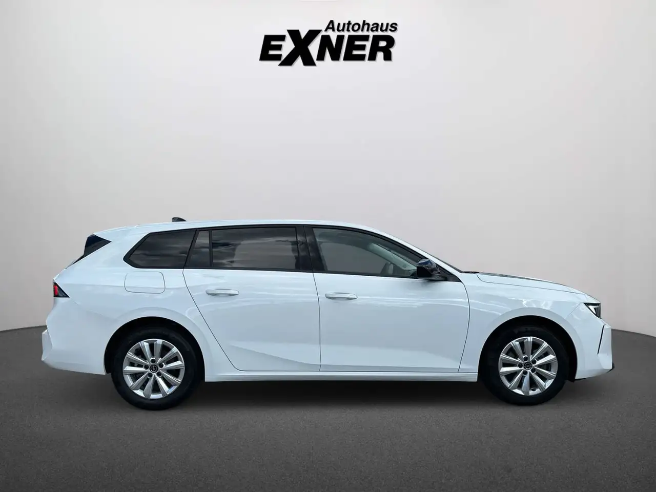 Opel Astra L Sports Tourer 1.2 Turbo EDITION ACC+LED — Galerie du véhicule 8