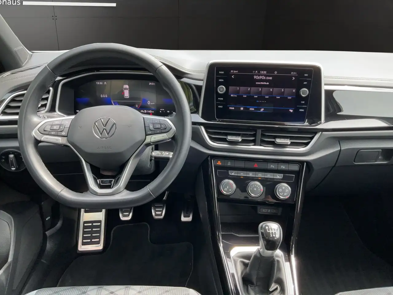 Volkswagen T-Roc 1.0 TSI R-Line ACC+LED+SHZ — Vehicle gallery 9