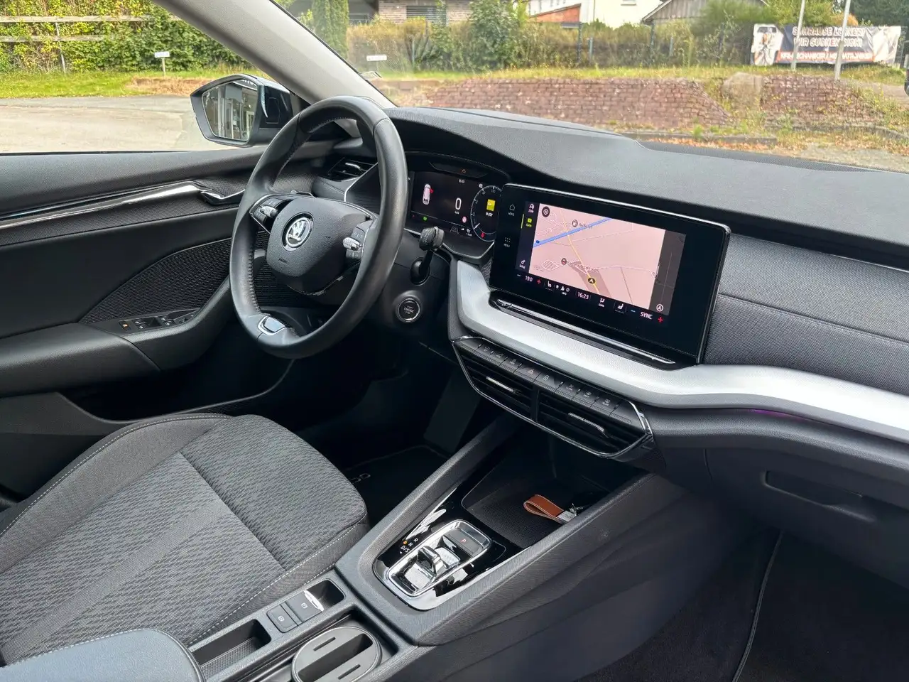 Skoda Octavia 1.5 eTSI Combi Style*ACC*Columbus*Headup — معرض صور السيارة 19
