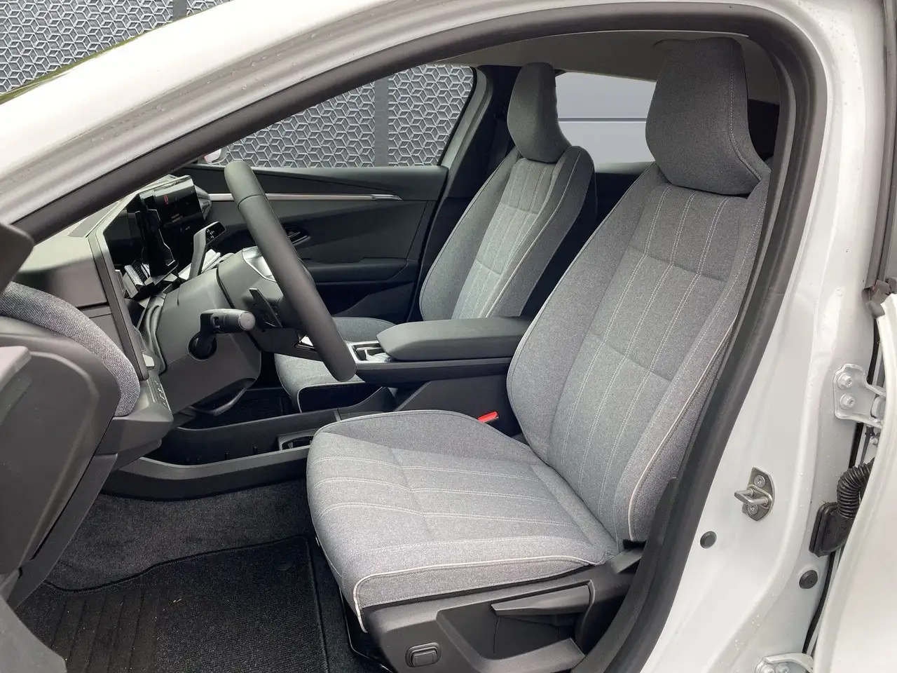 Renault Megane E-Tech Megane E-Tech Equilibre EV40 130hp PDC Kamera — معرض صور السيارة 6