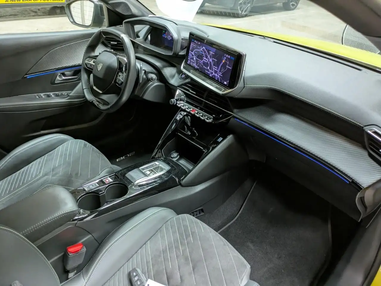 Peugeot 208 GT HYBRID 110 e-DSC6 ACC+LED+Pano+360+Kam. — Galería del vehículo 7