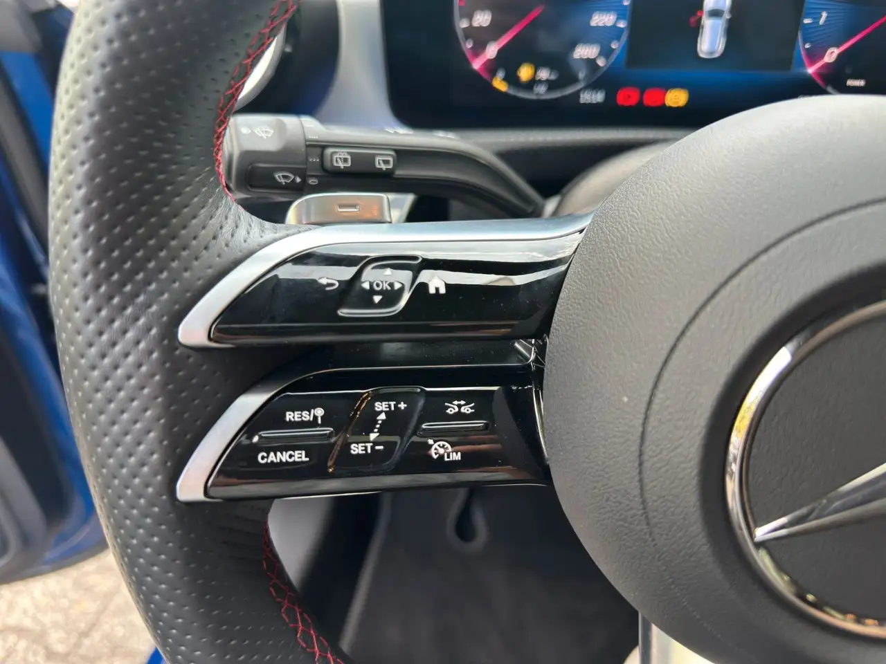 Mercedes-Benz CLA 200 DISTR-PRO MULTIBEAM PANO 360° — Galería del vehículo 23