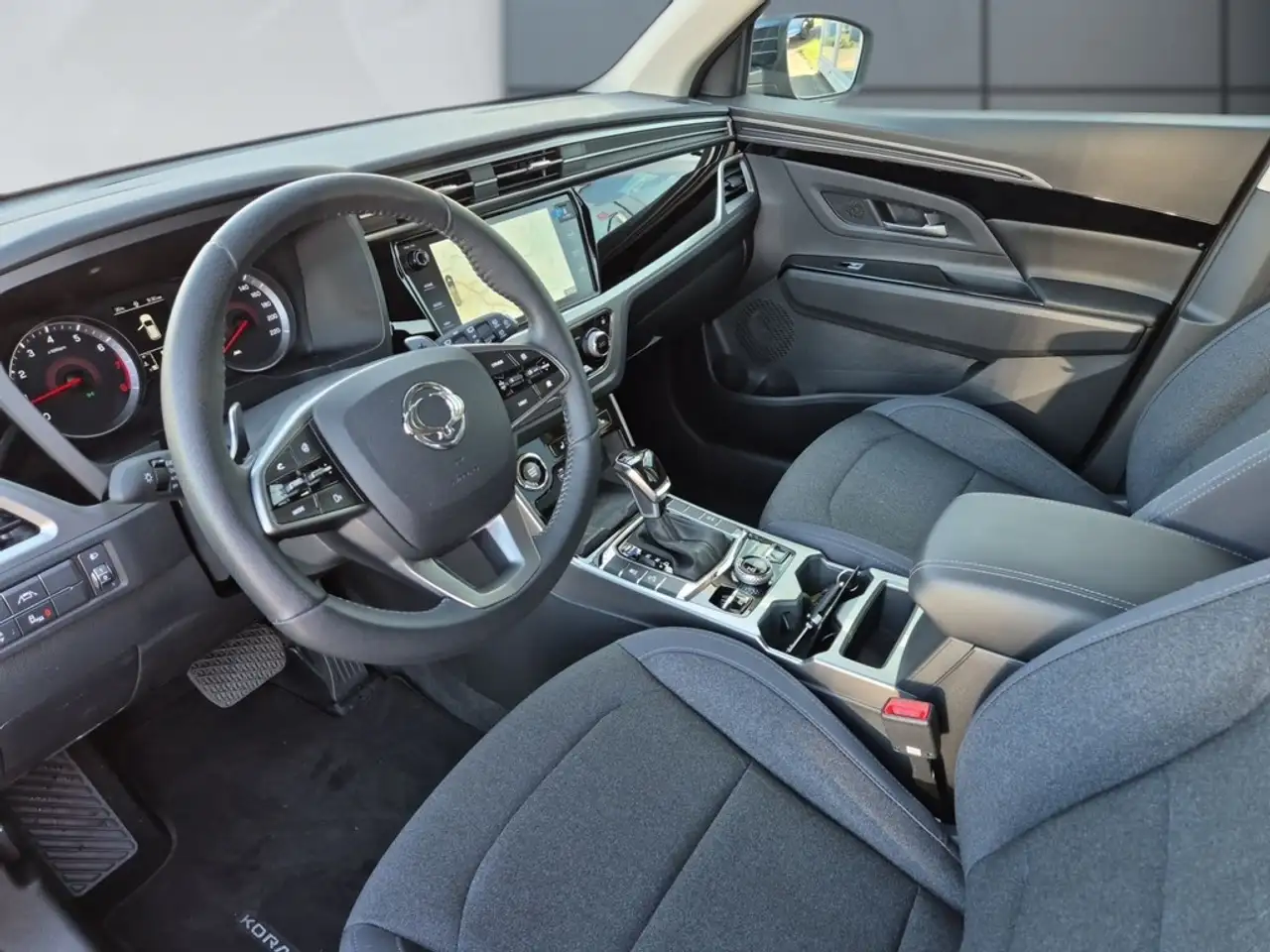SsangYong Korando 1.5 T-GDI Ruby 4x4 *ALLRAD*AUTOMATIK*LED*NAVI*KAMERA*SHZ*PDC* — Galerie du véhicule 7
