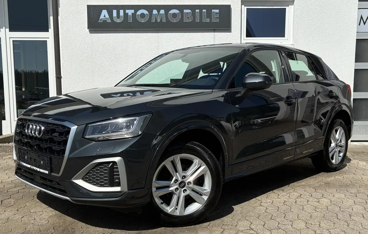 Audi Q2 1.5 TFSI DSG LED SHZ PDC KAMERA SHZ ACC — Königsfeld