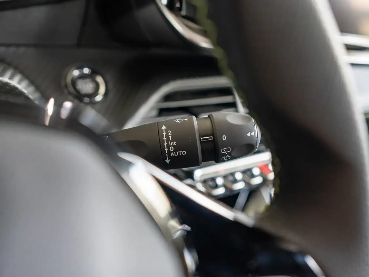Peugeot 208 GT PT100 LED 360° NAVI KAMERA SPURH. BT — Galería del vehículo 17