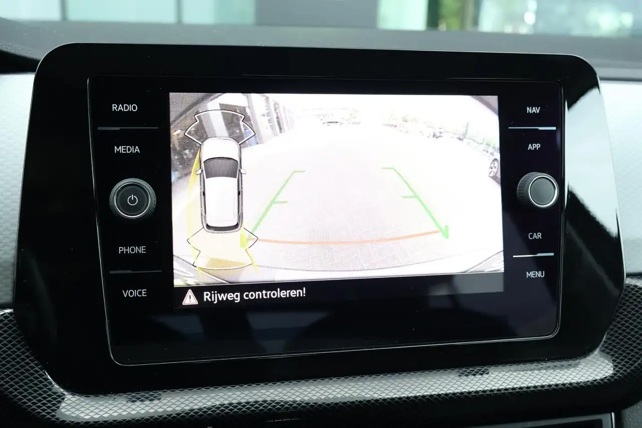 Volkswagen T-Cross 1.0 TSI Life Edition / sitzheizung / DAB — Galerie du véhicule 23