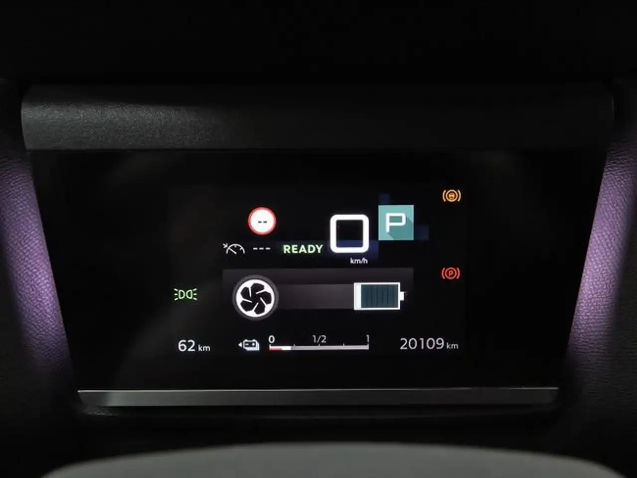 Citroen C4 ë- eléctrico 100kW 50kWh Feel Pack — Galerie du véhicule 15