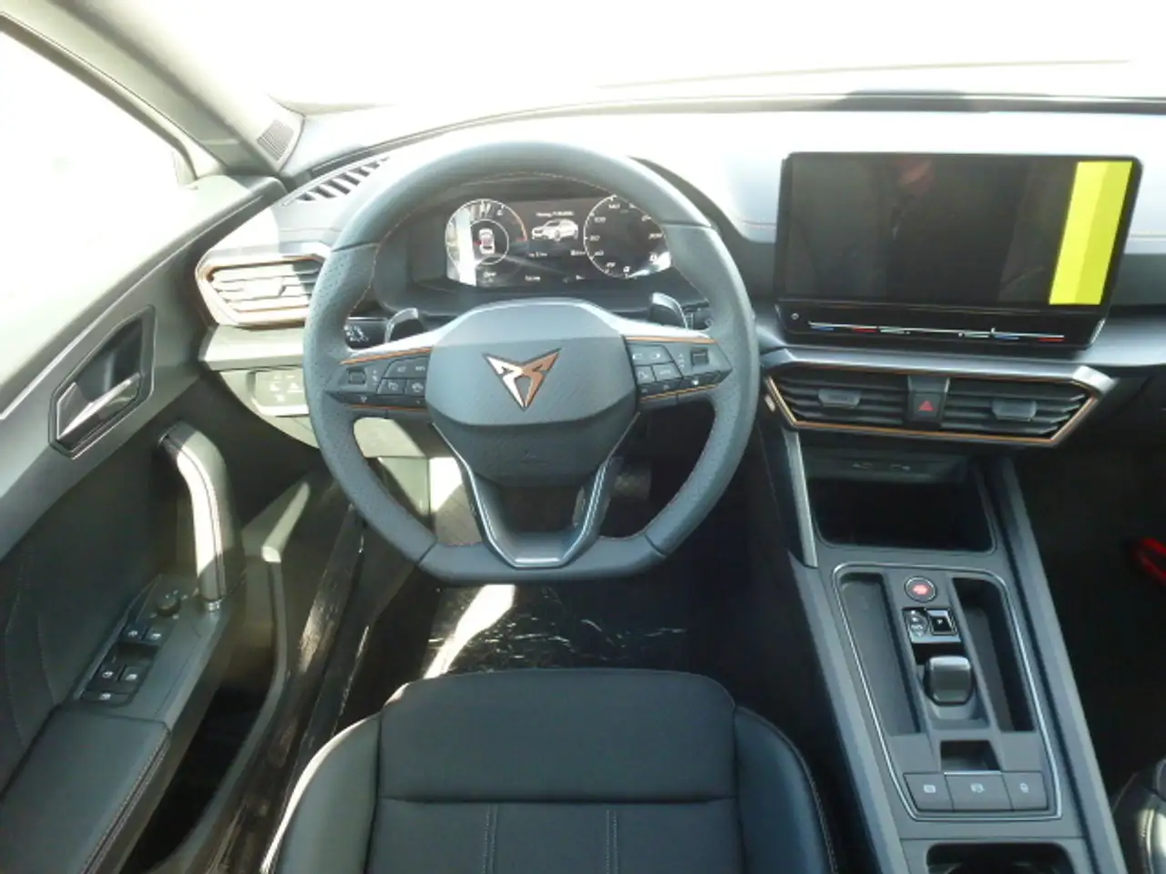CUPRA Formentor 1.5 TSI DSG + SHZ + Allwetter — معرض صور السيارة 8