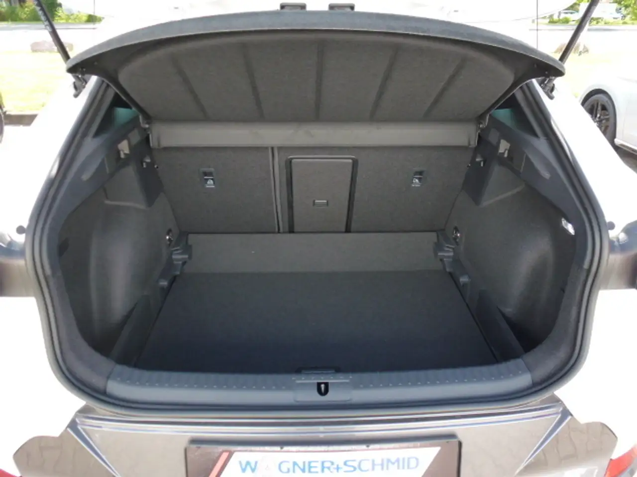CUPRA Formentor 1.5 TSI DSG + SHZ + Allwetter — معرض صور السيارة 9