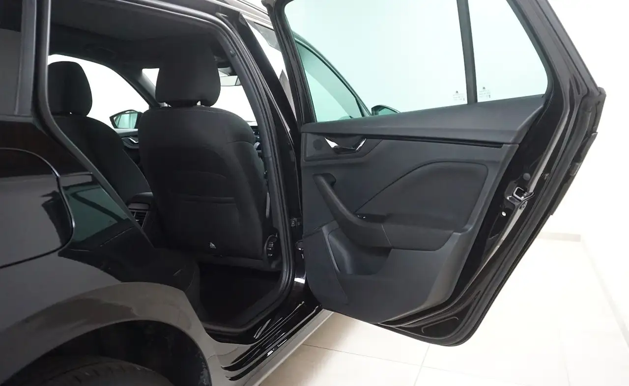 Skoda Kamiq Selection ACC KAMERA PANO MATRIX SCHECKHF — معرض صور السيارة 34