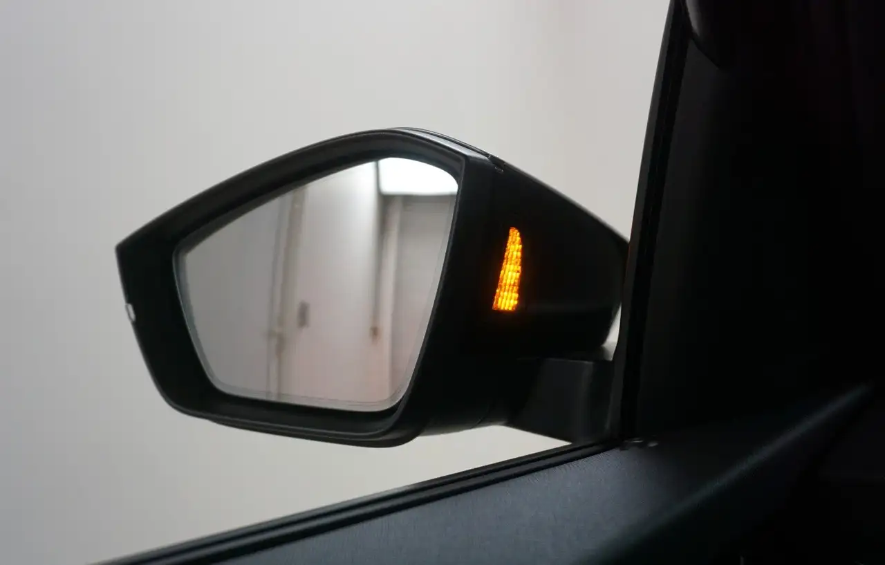Skoda Kamiq Selection ACC KAMERA PANO MATRIX SCHECKHF — معرض صور السيارة 25