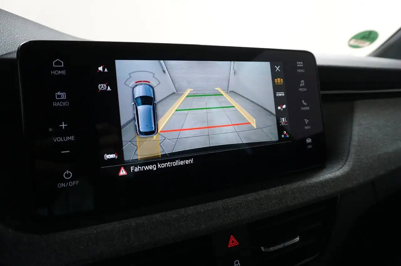 Skoda Kamiq Selection ACC KAMERA PANO MATRIX SCHECKHF — معرض صور السيارة 23