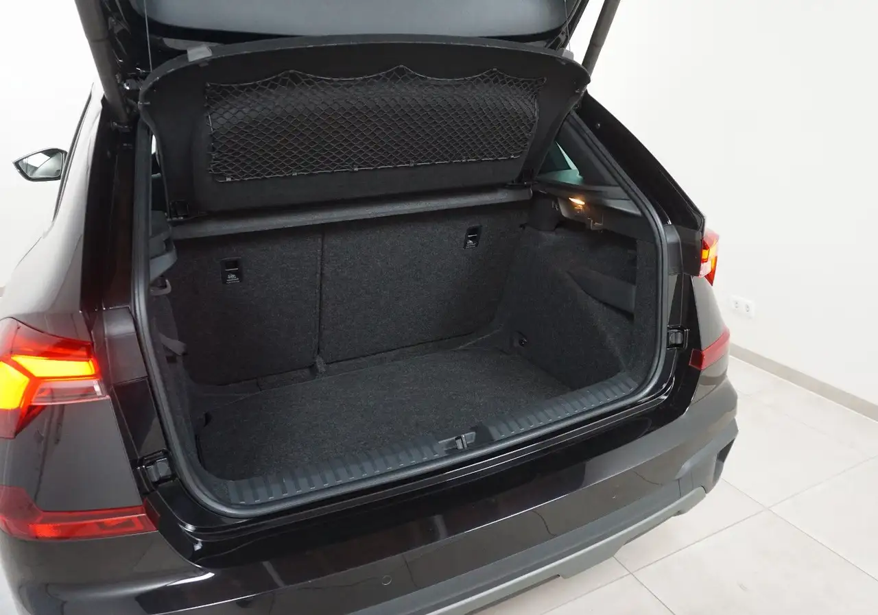 Skoda Kamiq Selection ACC KAMERA PANO MATRIX SCHECKHF — معرض صور السيارة 31