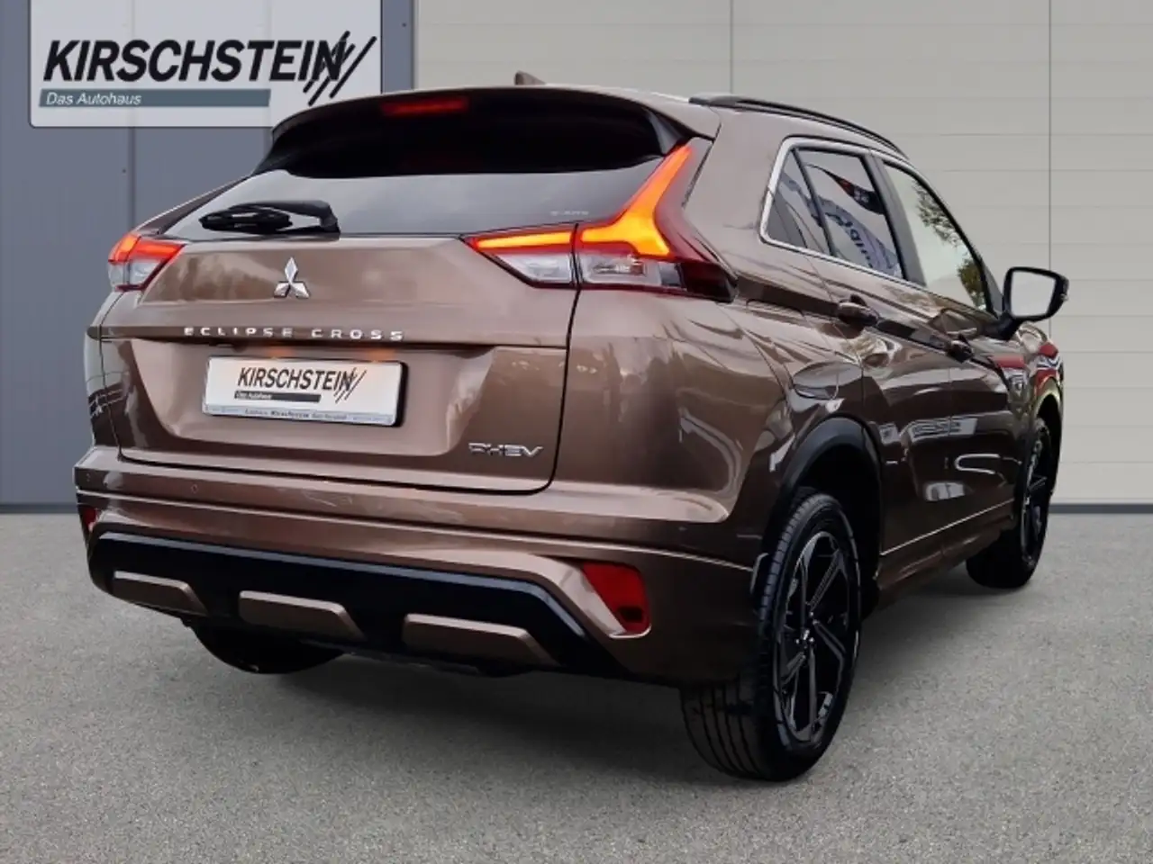 Mitsubishi Eclipse Cross Plug-In Hybrid Select AHK ACC LED Navi — Galería del vehículo 3