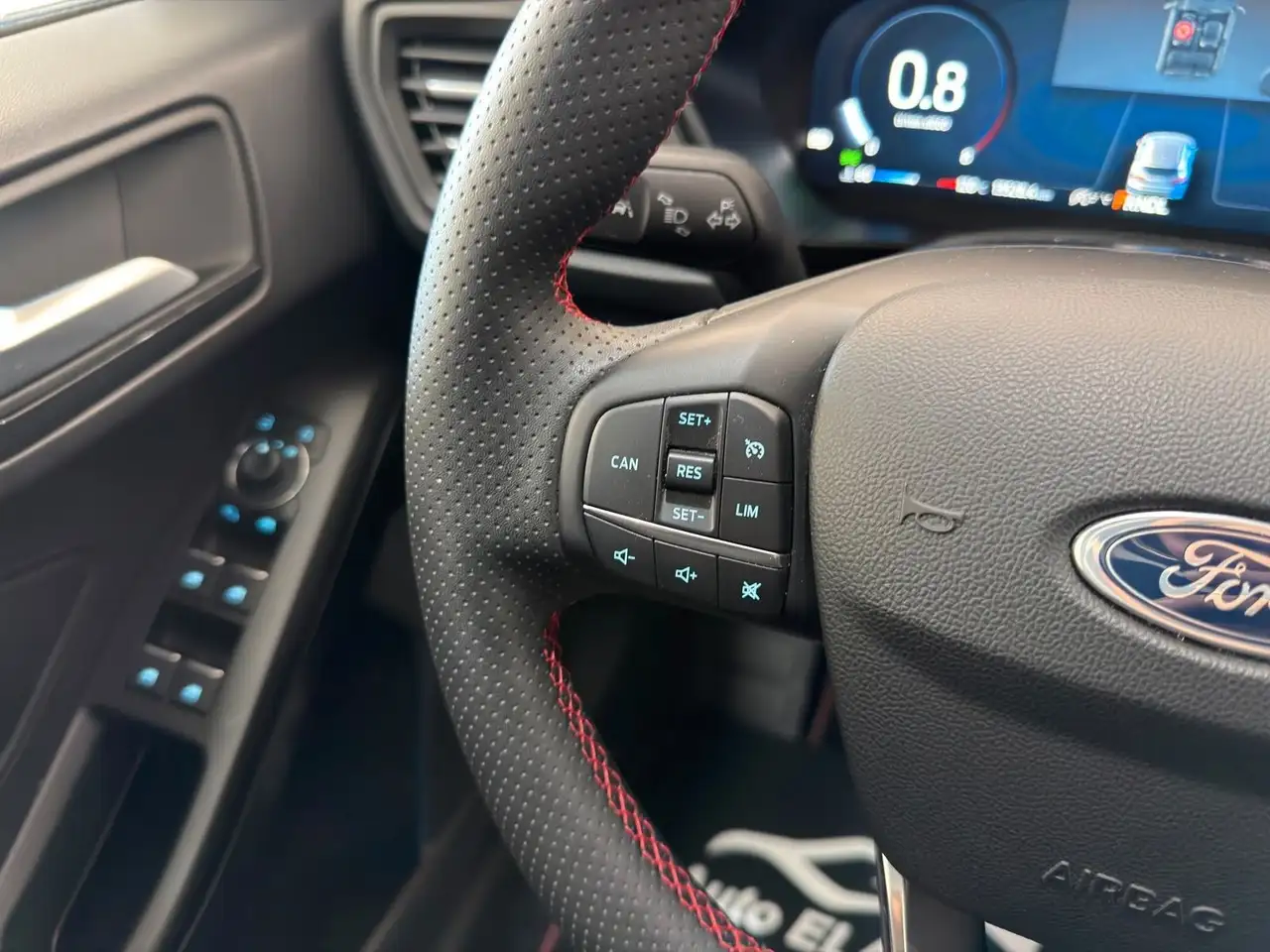 Ford Focus Turnier ST-Line X Automatik|Pano|AHK|Kam. — Galería del vehículo 24