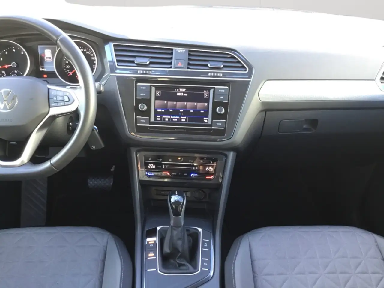Volkswagen Tiguan 1.5TSI DSG Life LED AHK Carplay SHZ ACC PDC — Galerie du véhicule 14