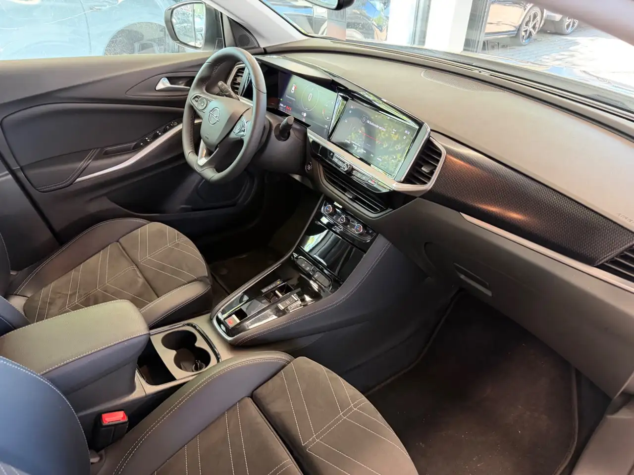Opel Grandland 1.2 Turbo Ultimate Alcantara+LED+Navi — معرض صور السيارة 15