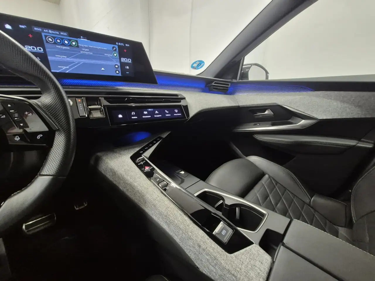 Peugeot 3008 Eléctrico GT 157kW — Galería del vehículo 12