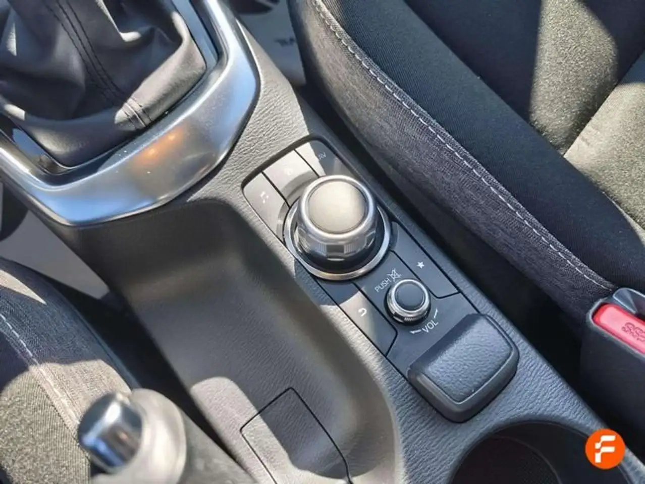 Mazda 2 e-SKYACTIV G 66kW (90CV) Center-Line — Galería del vehículo 33