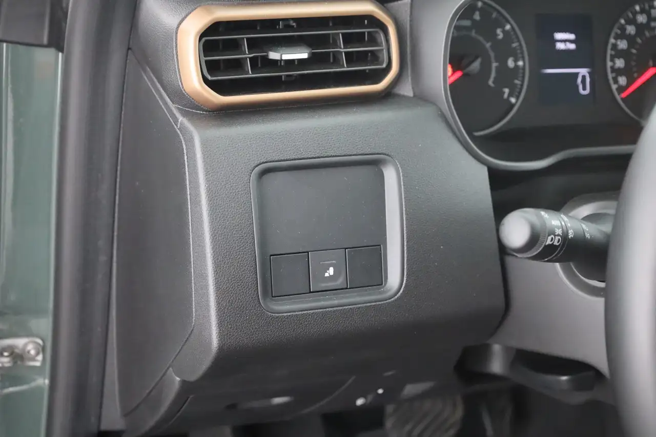Dacia Duster 1.3 TCe Aut. Extreme LED Navi 360° DAB — معرض صور السيارة 22