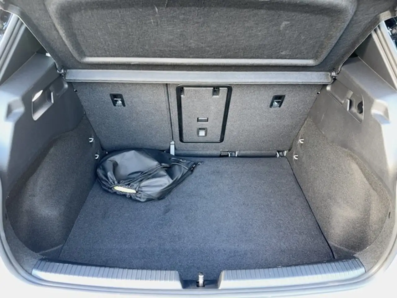 Volkswagen ID.3 Pro 58 kWh LED Navi ACC App Connect Wärmepumpe PDC — معرض صور السيارة 13
