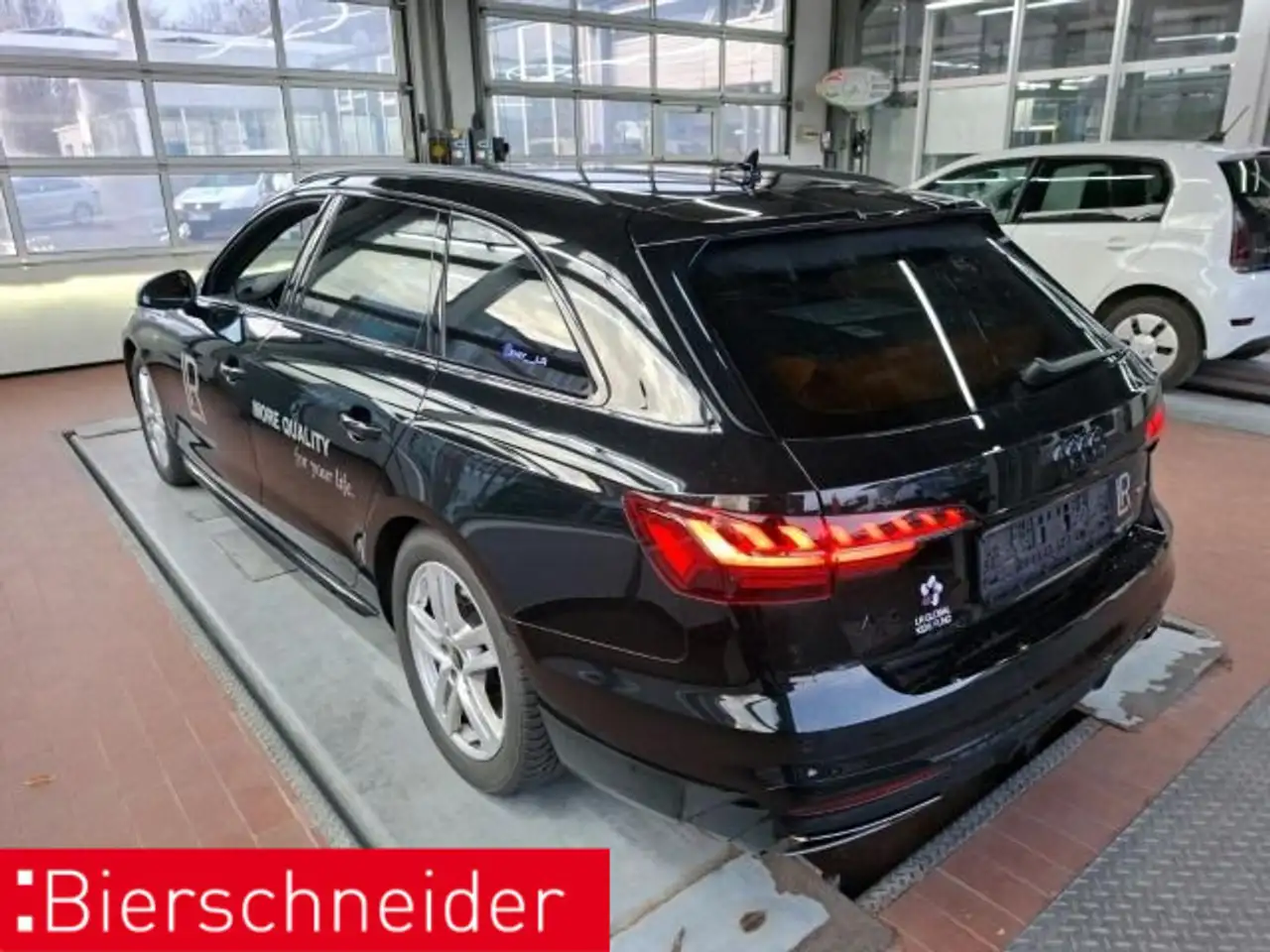 Audi A4 Av 45 TFSI qu S Line 19 AHK PANO MATRIX — معرض صور السيارة 3