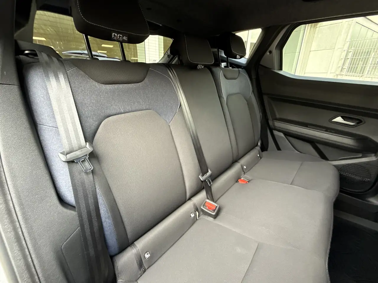 Dacia Duster ECO-G 100 Journey — Galerie du véhicule 9