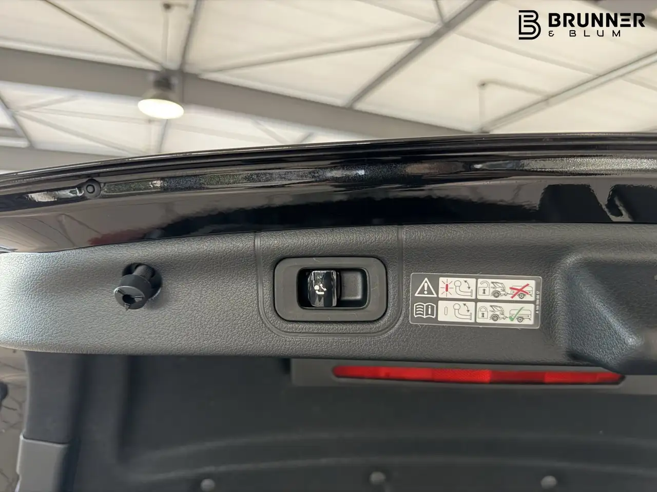 Mercedes-Benz C 200 C 200 AMG Line,Memory,Sound,AHK,Kamera,Distronic — Galería del vehículo 5